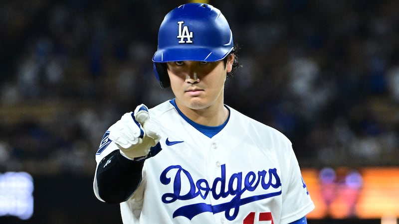 Dodgers rest Ohtani amid lingering left knee soreness