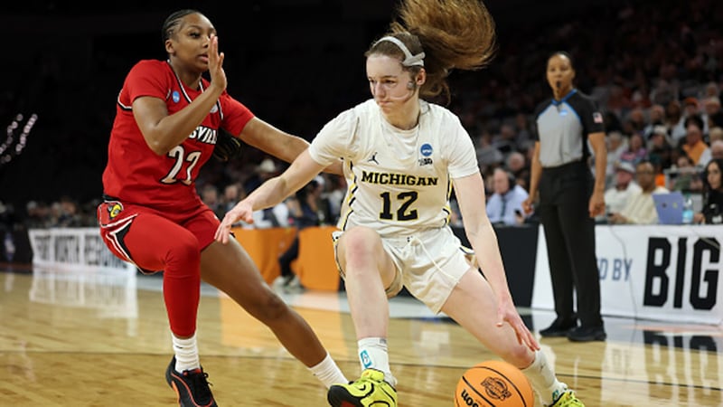NCAAW: (3) Louisville 52, (2) Michigan 71
