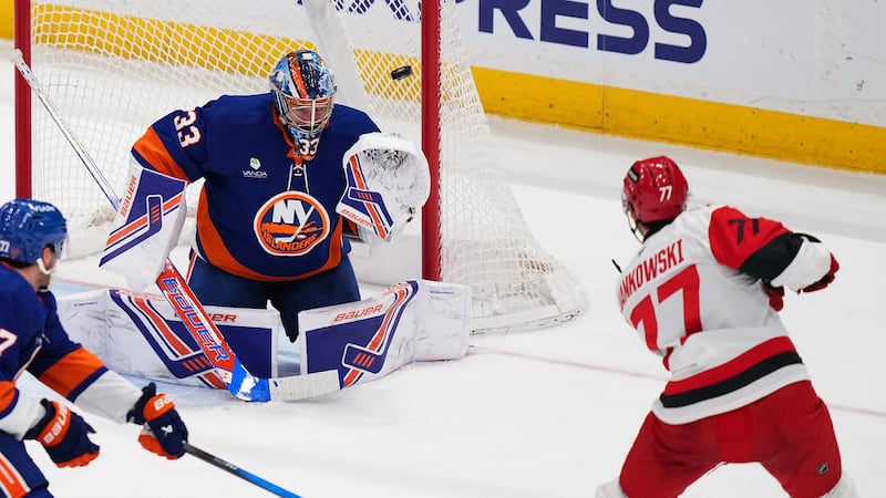 NHL: Hurricanes 2, Islanders 1