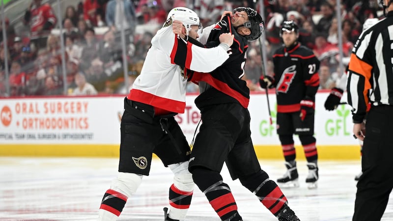 Captains Tkachuk, Staal fight at Senators-Hurricanes opening puck drop
