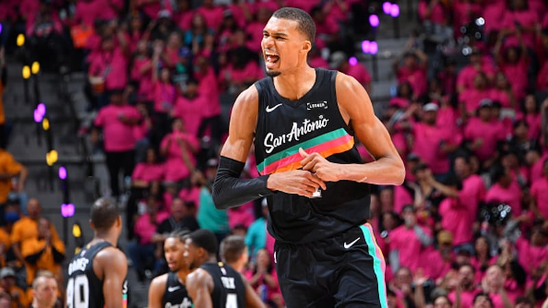 NBA: Trail Blazers 98, Spurs 111