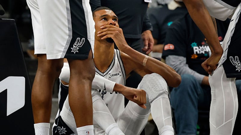 Spurs' Wembanyama enters concussion protocol