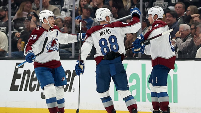 NHL: Avalanche 4, Kings 2