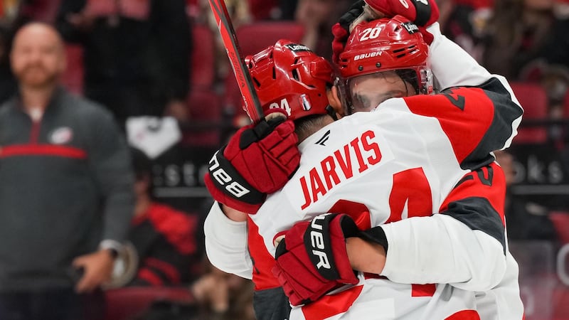 Sebastian Aho's two empty-netters seal it for Carolina