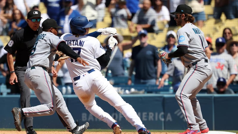 Marlins turn clutch bases-loaded double play to seal win