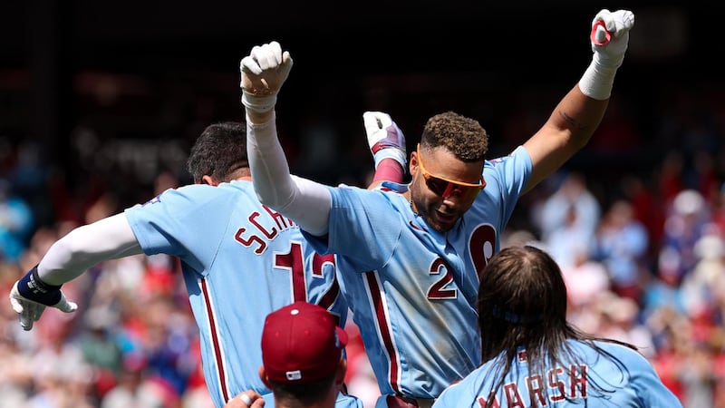 Phillies walk it off on Justin Crawford's infield single