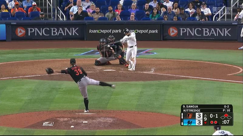Marlins seal walk-off win on Orioles' error in the 9th