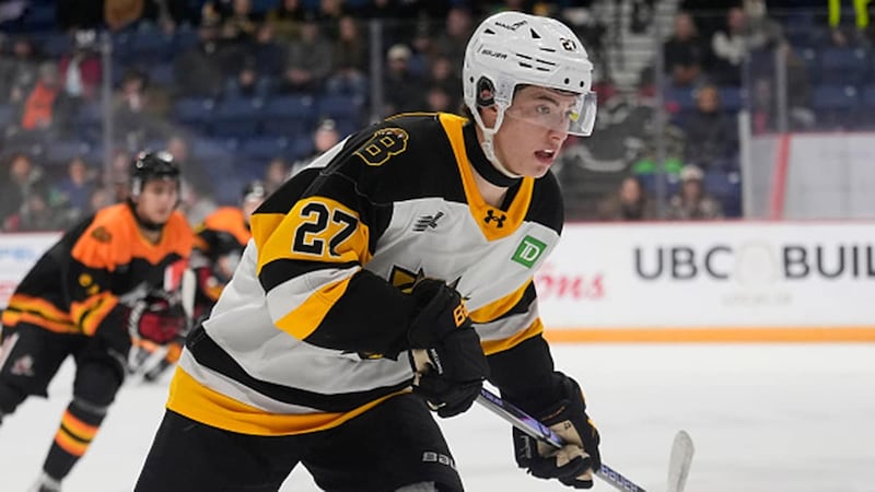 Malhotra on potential to join dad in Canucks organization: 'Pretty cool, pretty weird'