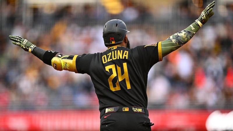 Pirates' reliever uses traffic cone to catch Marcell Ozuna's homer in bullpen