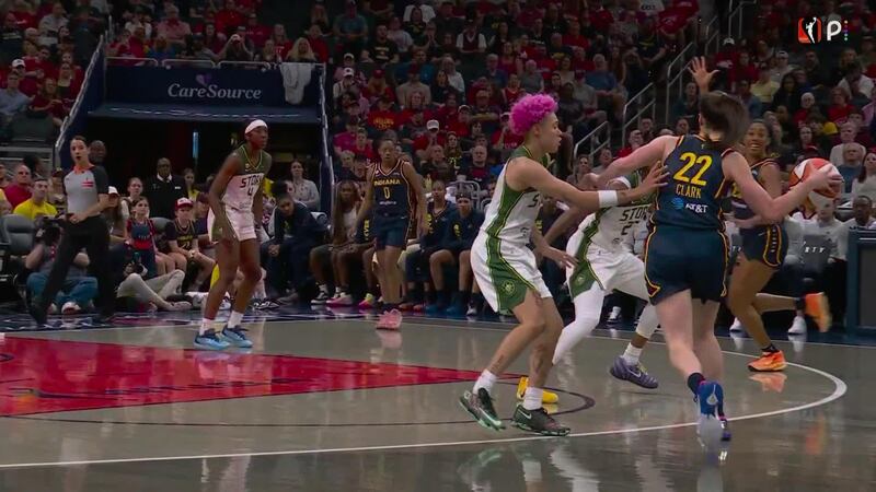 Caitlin Clark with the sweet dime to Monique Billings