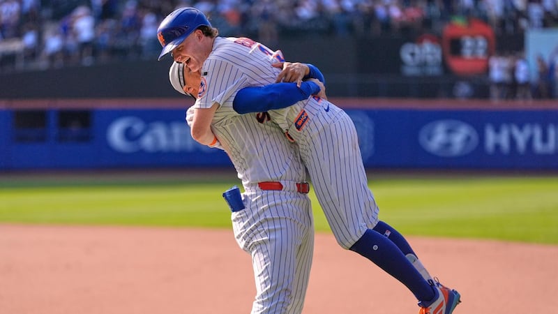 Mets walk it off after Yankees infielders collide