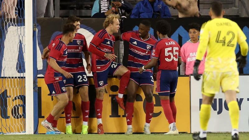 Sam Sarver and FC Dallas celebrate stoppage-time winner in style