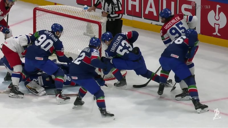 Must See: Italy's Clara comes up with flurry of saves to keep Czechia scoreless