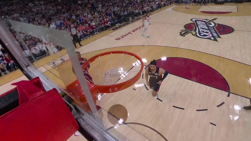 KAT skies for a big slam for the Knicks