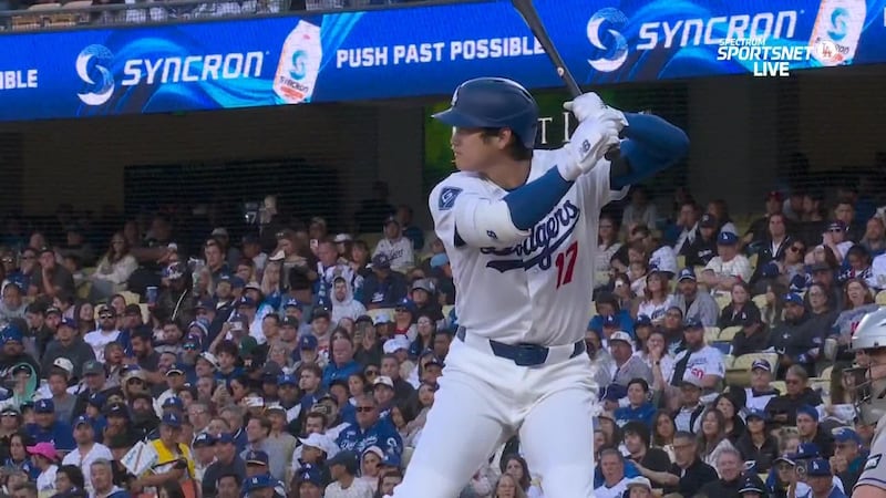 Ohtani smashes 424-foot leadoff HR for Dodgers