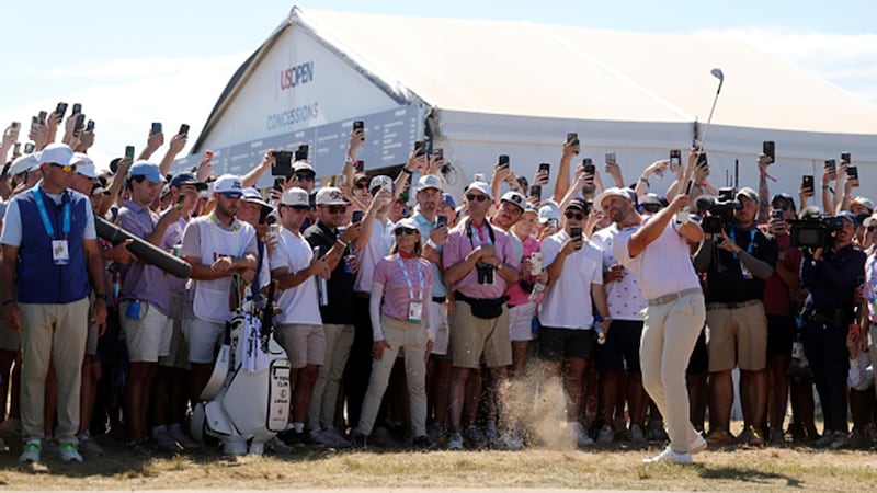 Must See: Clark comes up with another incredible par save to maintain three-shot lead