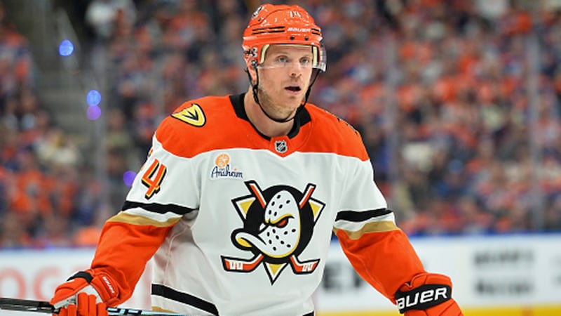 Bolts sign Carlson to 2-year deal; Sharks ink Marchment, Trouba; Rangers flip Trocheck to Utah