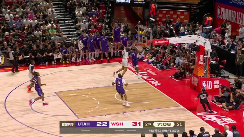 Tamar Bates throws it down for the Jazz