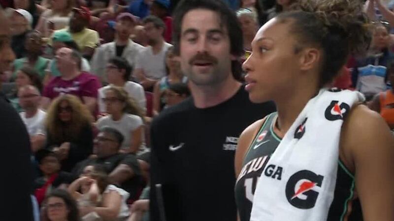 Betnijah Laney-Hamilton ejected after throwing shoe at Marina Mabrey