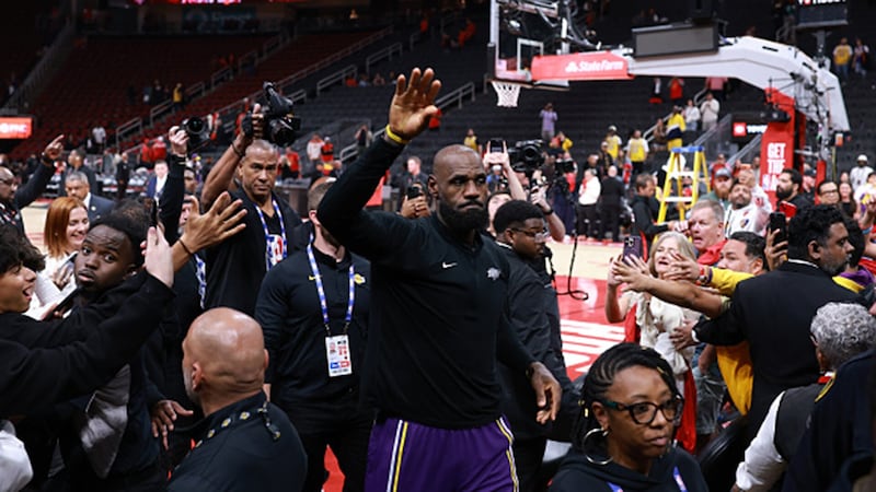 Windhorst: The ball has not moved forward at all on LeBron's decision on future