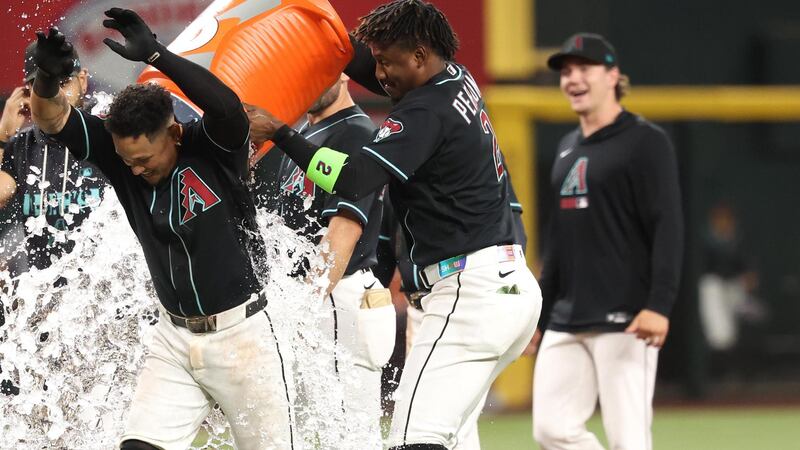 Diamondbacks walk it off in the 10th on Ildemaro Vargas' single