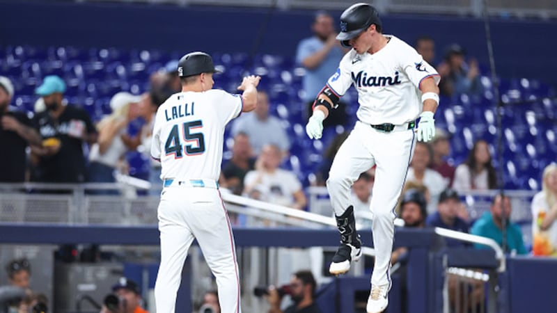 MLB: Phillies 7, Marlins 8