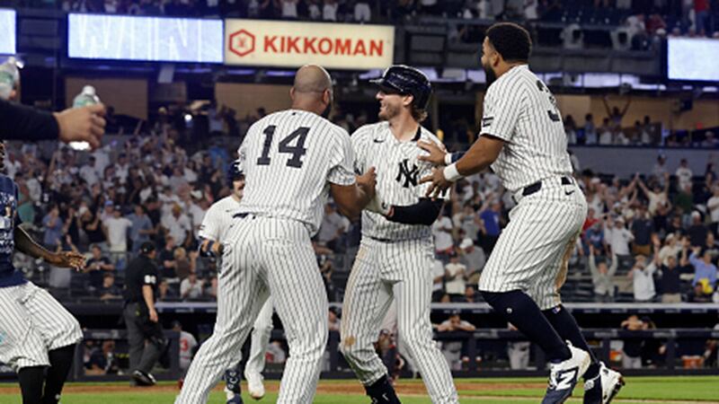 MLB: Braves 2, Yankees 3 (10)