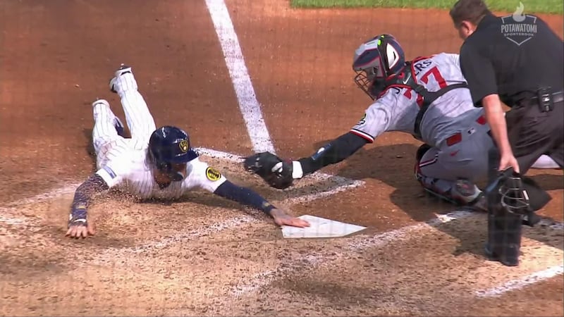 Brice Turang beats throw to the plate as Brewers walk it off in 10