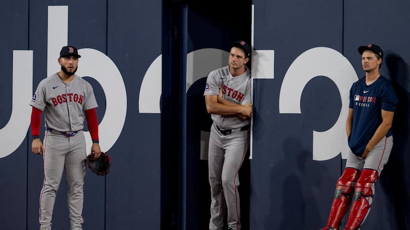 Red Sox-Blue Jays game encounters rules confusion, lengthy delay
