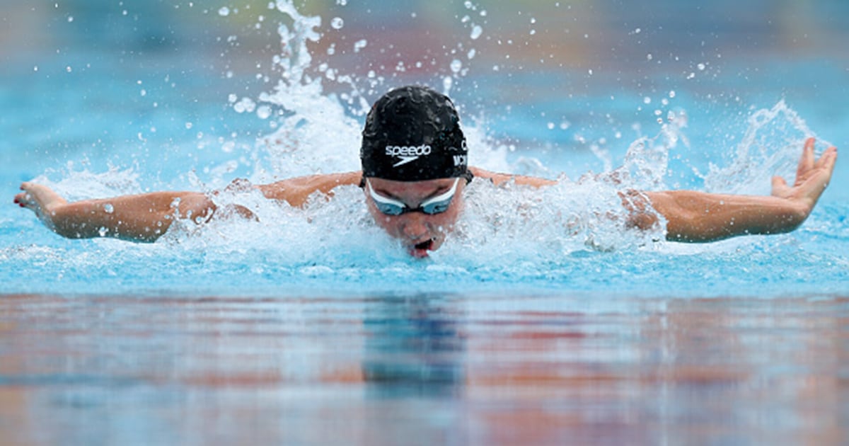 Summer McIntosh bounces back to win 400m individual medley gold at Pan Pac