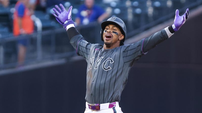 Francisco Lindor walks it off for the Mets