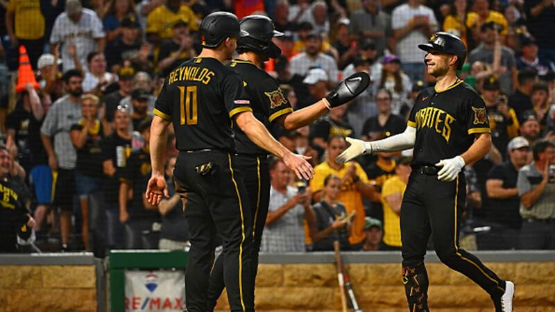 MLB: Red Sox 4, Pirates 8