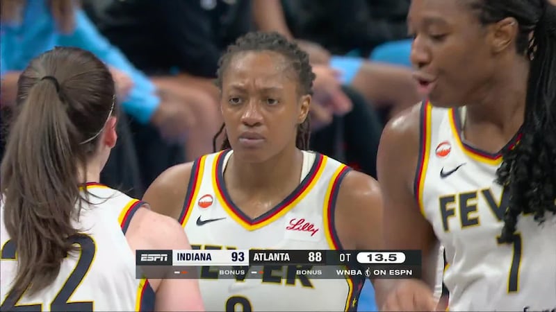 Kelsey Mitchell hits the dagger for the Fever