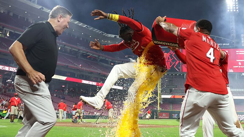 MLB: Cardinals 5, Reds 6 (10) (GM 2)