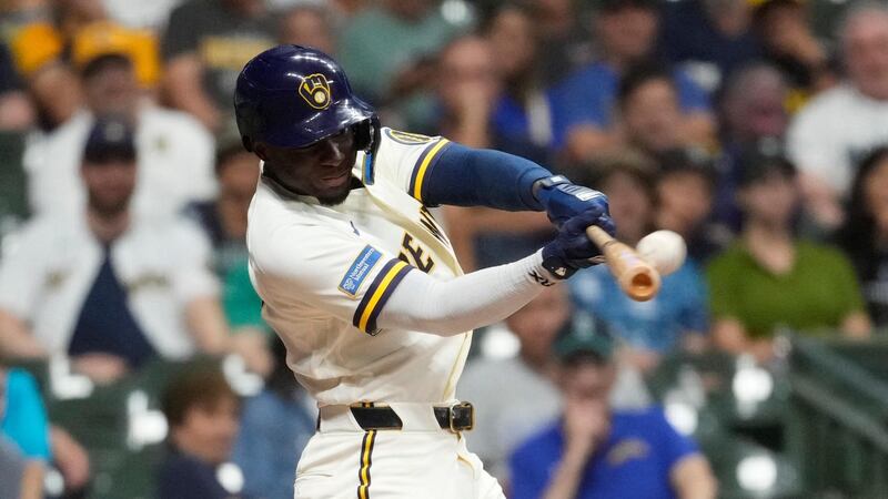 Luis Lara hits first career HR on 37 mph pitch