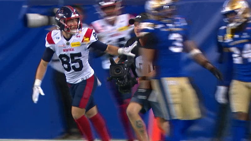 Snead hauls in his third TD of the game for the Alouettes
