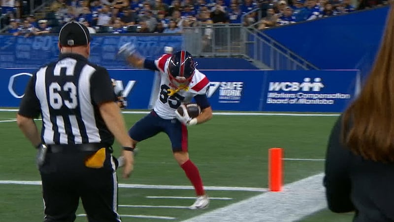 Must See: Snead breaks two tackles and somehow stays on his feet for the TD