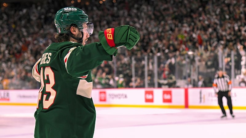 Will Hughes stay with Wild, force trade or wait until free agency?