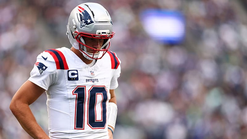 Maye's mistakes costly as Patriots drop season opener