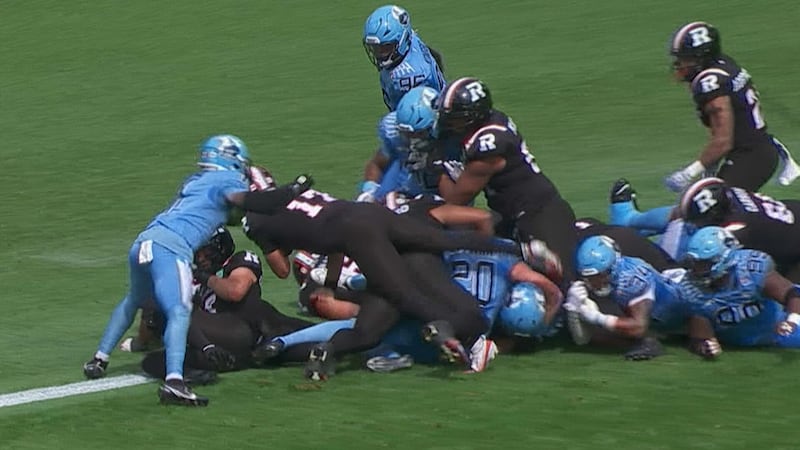 Barnes capitalizes on PI penalty, plunges into end zone to give Redblacks lead