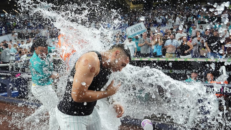 MLB: Dodgers 4, Marlins 6