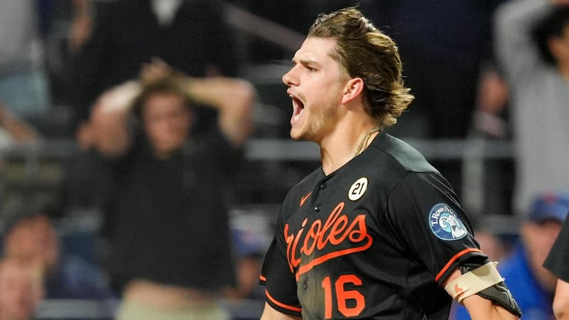 Must See: Coby Mayo puts O's ahead with inside-the-park HR in 11th