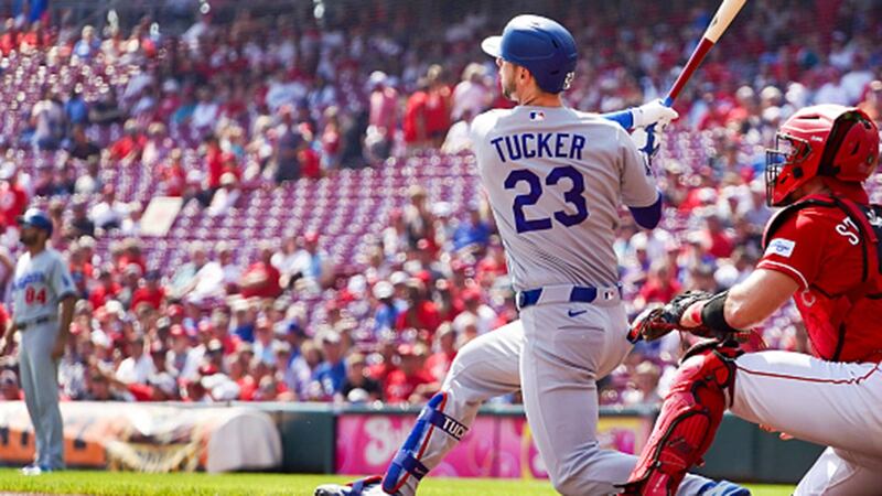 MLB: Dodgers 8, Reds 2