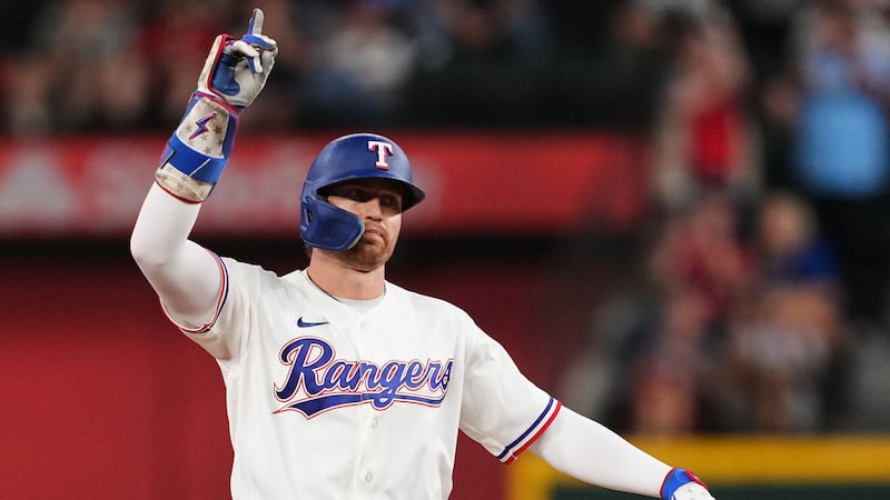 MLB: Red Sox 3, Rangers 7