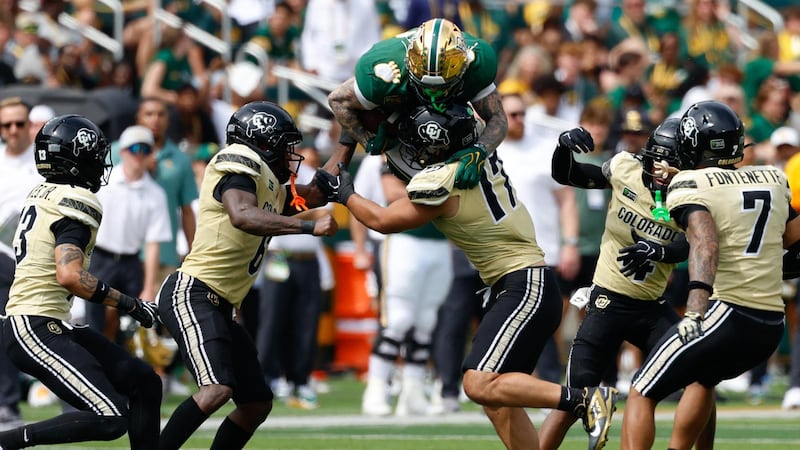 Must See: 'Come on, he's 5-foot-8!' Baylor's Freeman makes unreal hurdle over defender