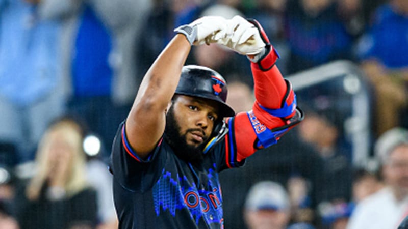 MLB: Reds 5, Blue Jays 6