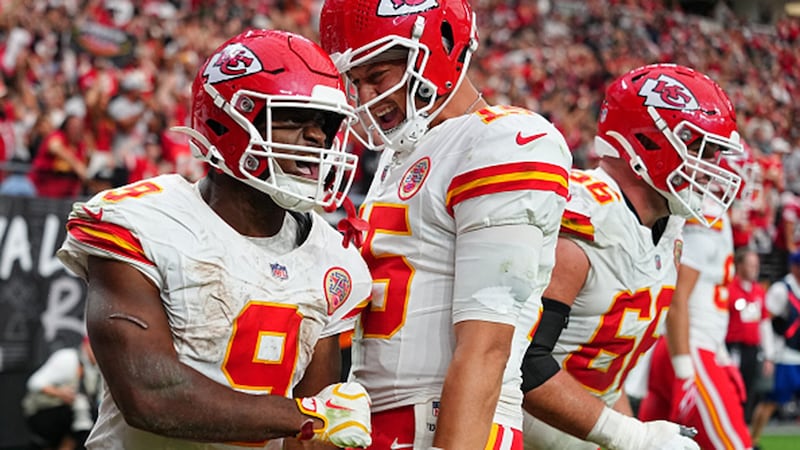Must See: Walker dives into the end zone after Chiefs recover fumble on kickoff