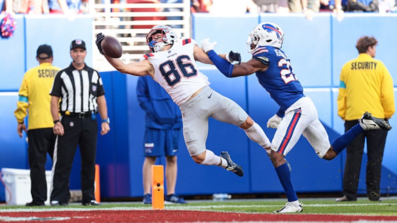 Must See: Chism hauls in miraculous one-handed TD against Bills