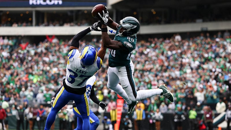 Must See: Cooper elevates to make acrobatic TD catch