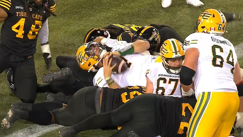 Fajardo plunge marks the first TD of the game in the 4th quarter